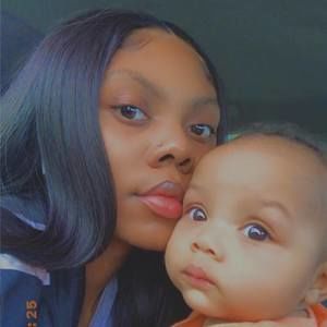 Meet your Posher, Raquel